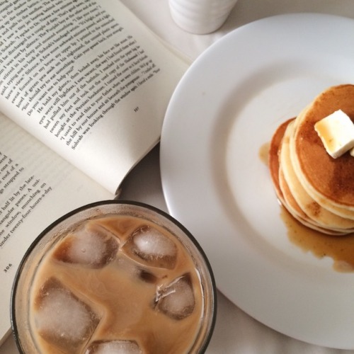 shimabdelrali - Iced coffee and pancakes