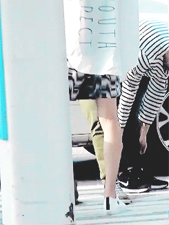 140727: kyungsoo pulling on his jeans to cover his ankles ♡