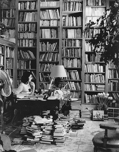 alexeisroom:Nigella Lawson’s private library