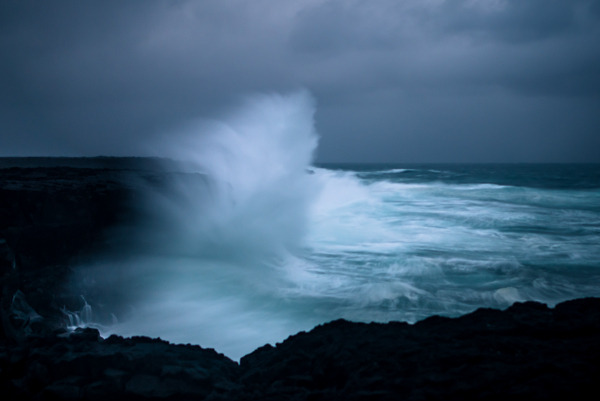 dotcore:  Crashing Waves.by Jan Erik Waider. 