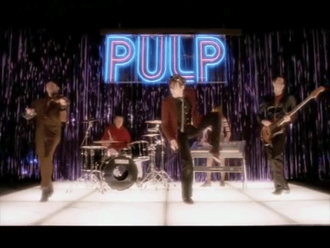 punkwithaukulele:A dancing Jarvis Cocker for your blog.senza la barba sono lui