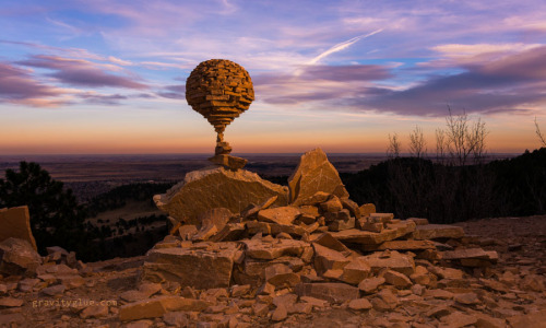 headyhunter: Michael Grab has mastered the art of stone balancing. He explains how he does it. 