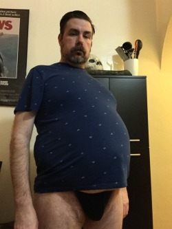 thezomxxl:  The journey back to 300 has to start somewhere. This is an XL shirt. My belly is starting to peek out. 