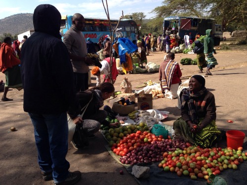 Buying lunch at the local market in Wasso … Next stop ngorongoro … Yeaaaaah ;-)