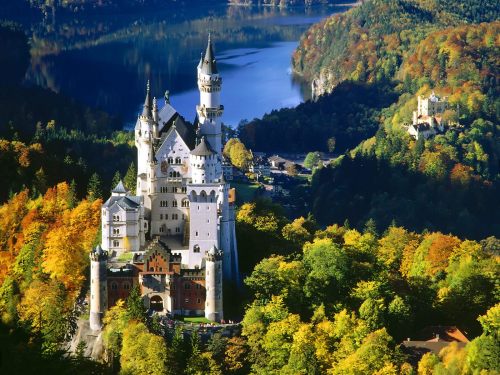 satan-is-salmon:  fantasy-remains-a-human-right:  Neuschwanstein Castle, Germany  I’ve been there! Woohoo!