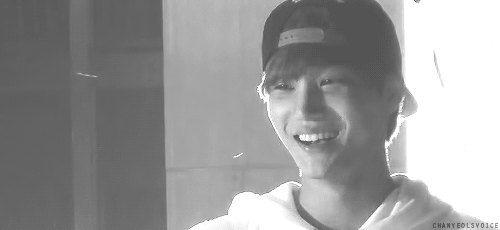 blondejongin:  please smile like this forever. 