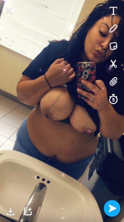 connoisseurofpussy6996:  Sexy BBW Nurse @sophieetuner 😉  Go follow her Blog & SC… you won’t be disappointed 😉