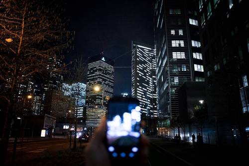 La Défense, 7:25pm. Our own smaller scale Gotham. Forget the phone screen, use your eyes. #paris #la