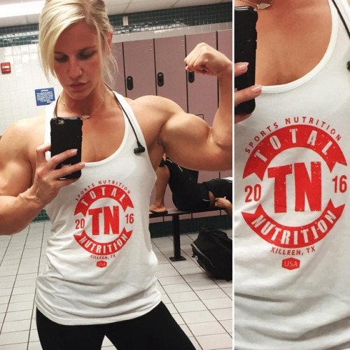 fitgrills: I wonder how many of my followers are just hardcore lesbians who only follow me to comment different variations of “I’m so gay” on the photo sets I post.