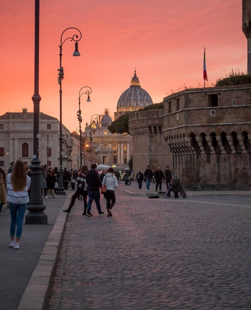 Roma'da günbatımı    Kaynak
