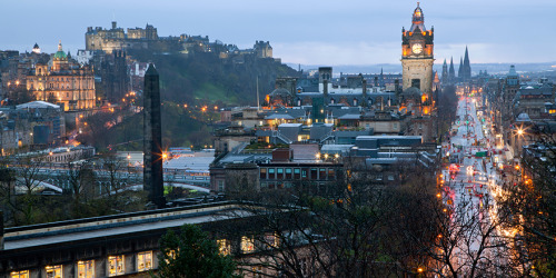 coffee-tea-and-sympathy:Icy Christmas Edinburgh  Tom_Drysdale || Michael Stirling || pbeckerphoto || Cazoopz || Dave Redfern