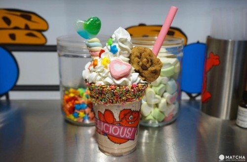 All of the garnish, please.