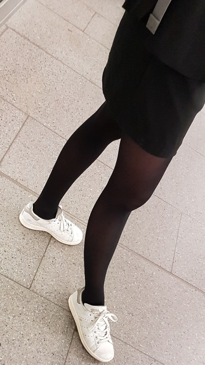 Black pantyhose and white sneakers, no socks, pantyhose feet straight in the shoes. I would die to b