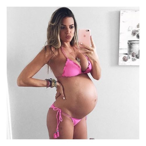 tidytum:LADIES! Wear what you want too, don’t be afraid because you’re pregnant. You sho