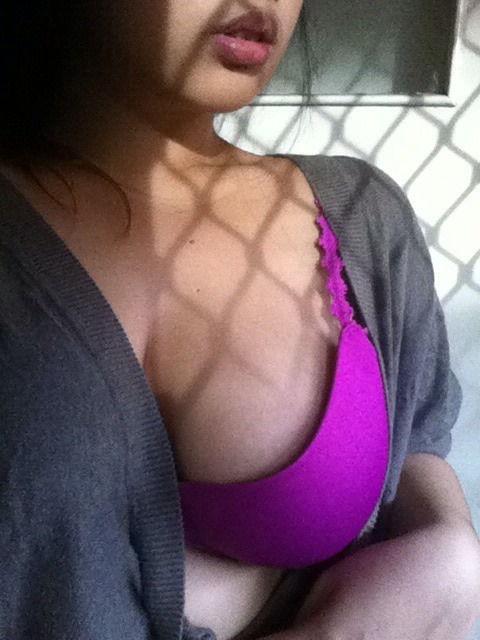 pleasingly&ndash;plump:  Trying to flAsh my neighbours lol. 