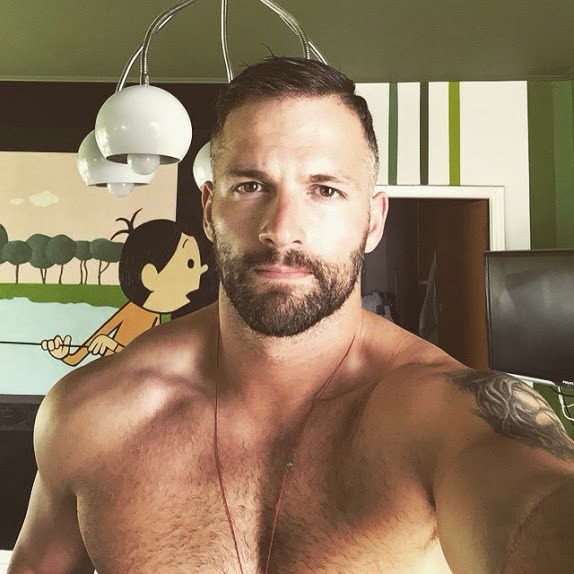 nakedblokes:  Naked blokes. That’s it. Nothing else.nakedblokes.tumblr.com. follow.
