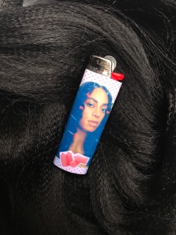 candiikismet:  prettylittleparadox:The perfect lighter for burning the ends of your box braids…. 👉🏾Cutesytings.com👈🏾  Ayyyye