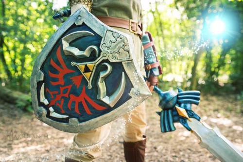 kamikame-cosplay:  Epic Link cosplay from Legend of Zelda by Amouranth. Photos by Michael Shum.