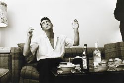 my-retro-vintage:Dean Martin holding up his