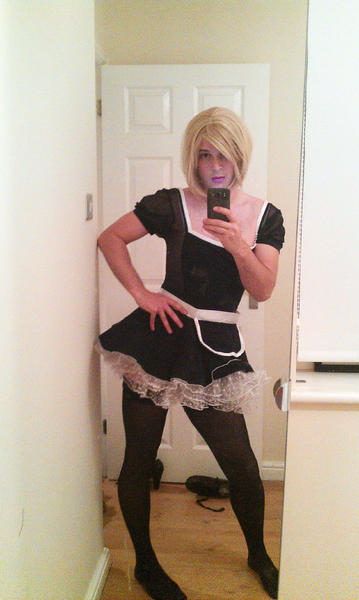 sissyfag2own: sissypaula79:   Sissy Maids of KIK.  Every hundred notes will reveal