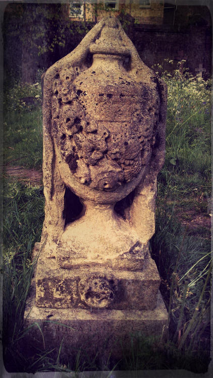 Casati by Cold Spell AheadVia Flickr:Marchesa Luisa Casati’s grave. Brompton Cemetery, Londo