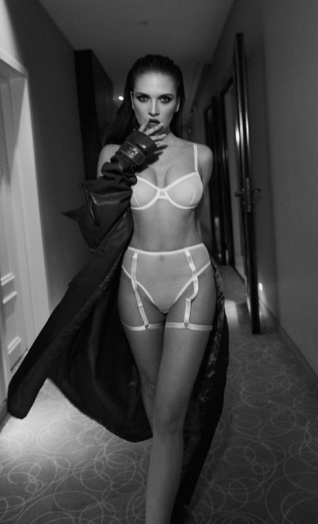 the-leeannemontgomery:margi-again:Room Service…