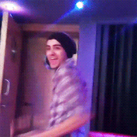 zaynsgrammys:  zayn and louis dance while liam records still the one x 