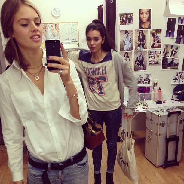 realistswag:  tyleeiswasted:  the girl in the back😍  http://realistswag.tumblr.com