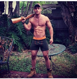 hairygaymen:  Hookup with a hot guy tonight: http://bit.ly/1NqUphM