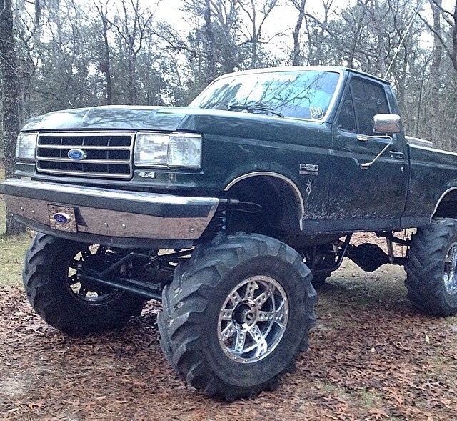 kissing-in-lifted-trucksxx:  dieselsins:  dearr lorrdddd🙌😍😩  Holy hell 😍😍😍