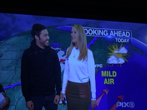 folieatardis:patricksbootydance:beetwentz:are you fucking kidding mewhat.WHY IS PETE ON THE WEATHER