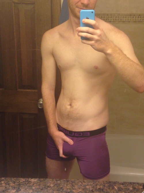 amatuergingerblog:  Really feeling myself today   Really nice bulge follow @amatuergingerblog