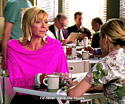 SEX AND THE CITY ( 1998 - 2004 ) ↳ Season 5 Episode 6