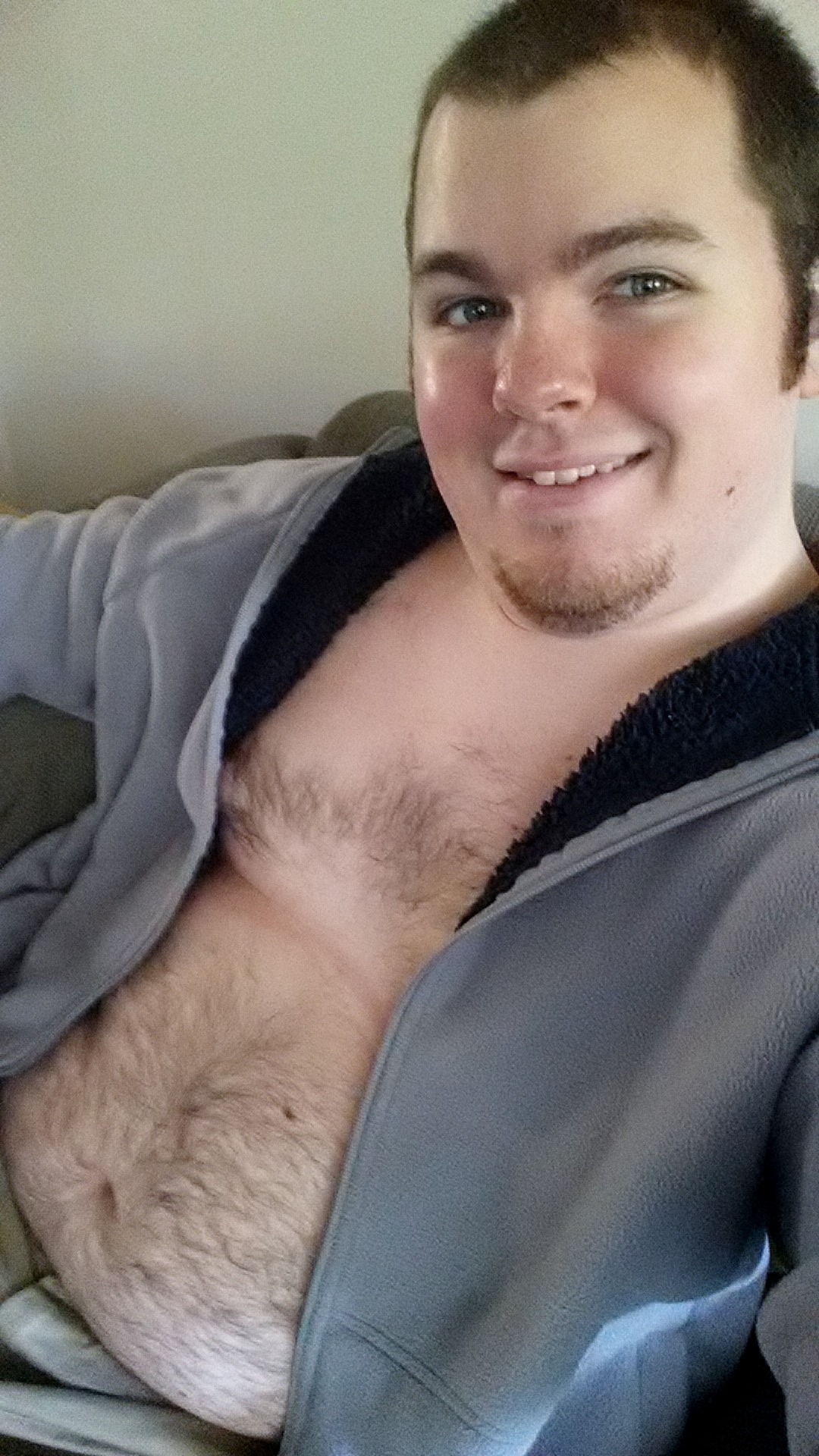 sepdxbear:  imhereforthemen:  Here’s another. Might as well! :D That belly needs