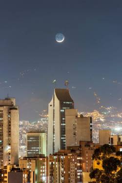 unfollo-weed:   Medellín, Colombia - the City of Eternal Spring 