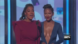 overhandright:  kingjaffejoffer:  Shout out to Meagan Good presenting a gospel award with her titties all the way out  HAHAHA   what in god&rsquo;s name happened to her face? she used to be so fine. nice titties though