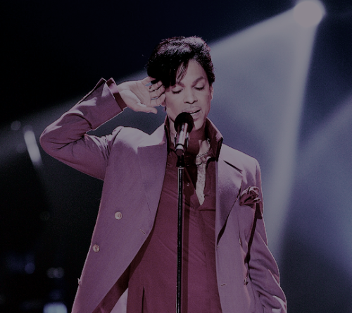 Prince performs during the American Idol season 5 finale at the Kodak theatre in Los Angeles, CA., M