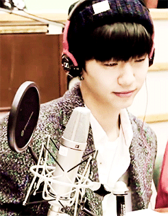 b2ngyonggukz-deactivated2014111:  yongguk's reactions to jae's ideal type talk; 