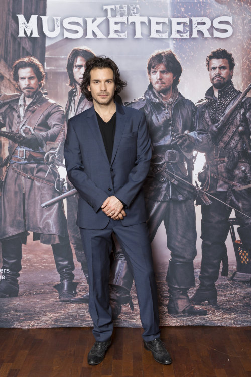 Luke Pasqualino, Tom Burke, Santiago Cabrera, Howard Charles & Maimie McCoy @ ‘The Muskete