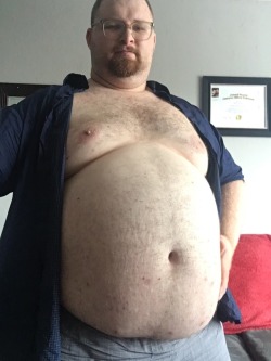 brutusthehogpup:So full of five guys for lunch. 3 burgers, large fries and a milkshake. Still not heavy enough though.