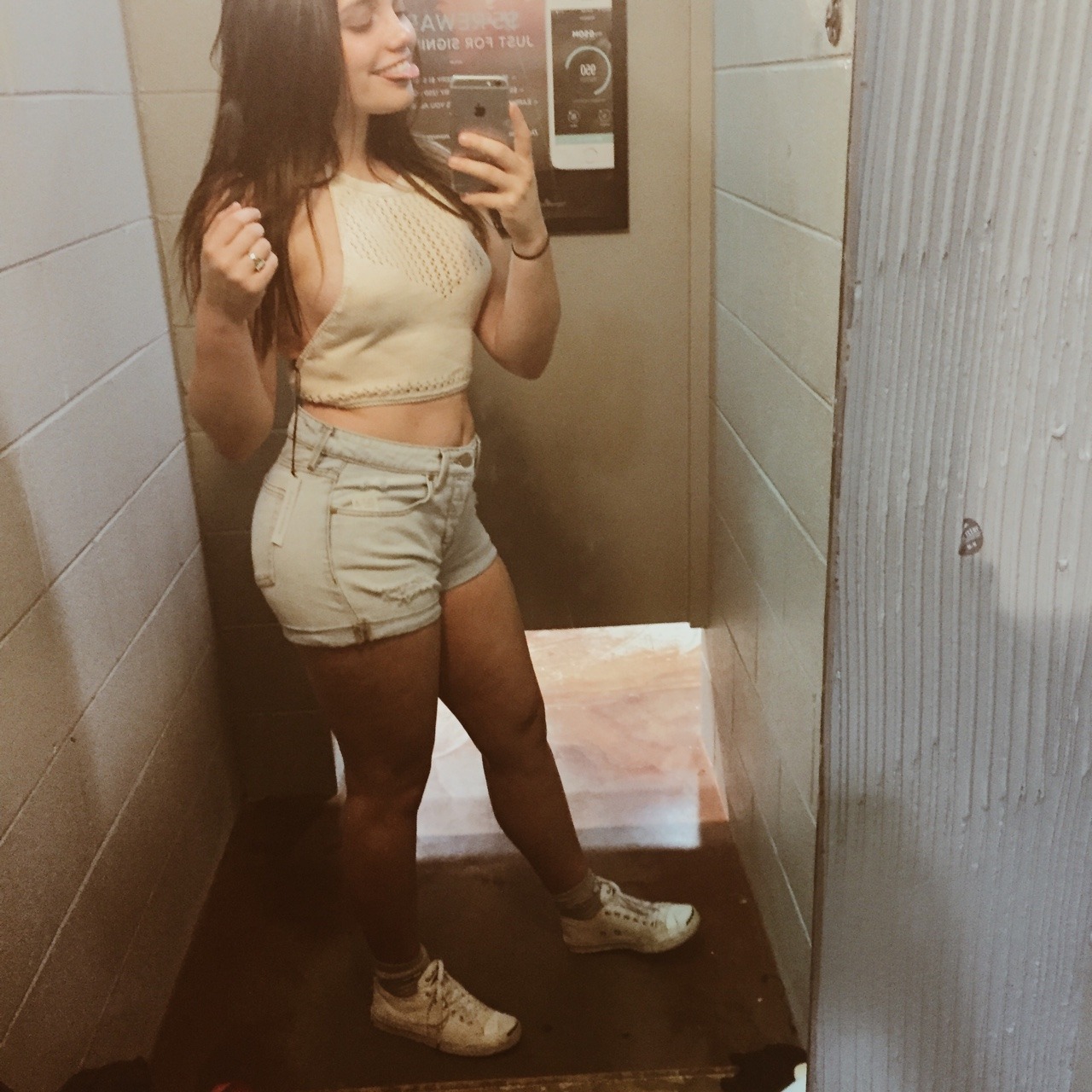 thehillshavethickthighs:  nudeeprincess:  But for now💛  love those shorts on you!
