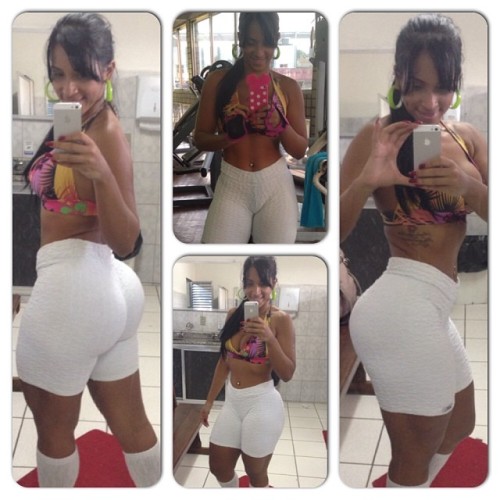 122393420:  Pryscila Silva