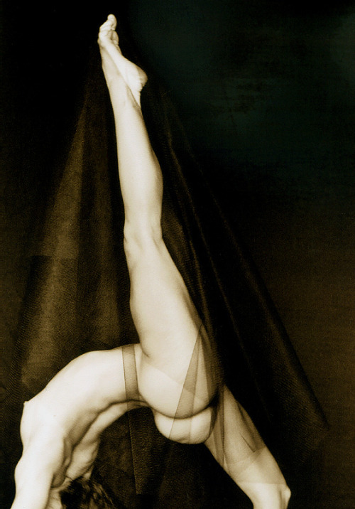 Barefoot Cleo