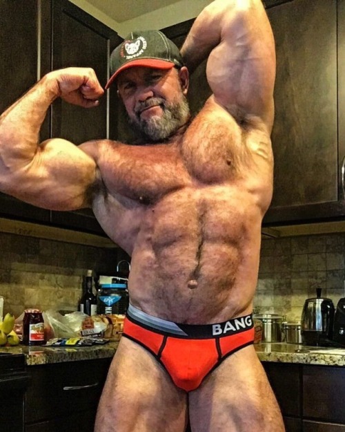 gymbear:  Bo Dixon aka Thom Austin