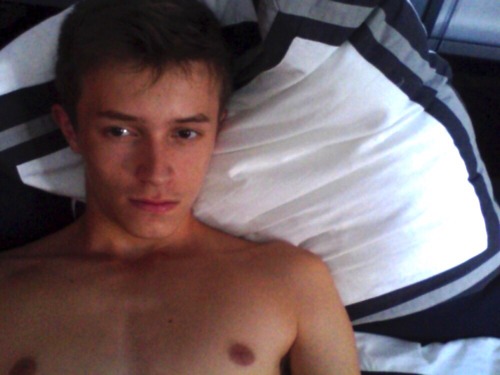 gay-amateur-lads:  Holy fuck. Hot lad. adult photos