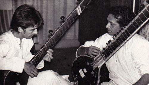 Ravi Shankar giving George Harrison a sitar lesson. (1966)Photo from the Ravi Shankar FoundationNOTE