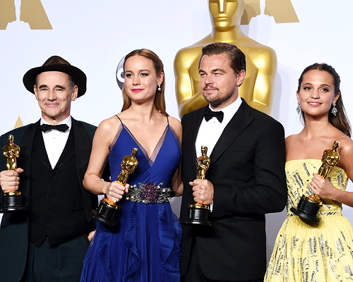 mcavoys:    Best Supporting Actor Mark Rylance, Best Actress Brie Larson, Best Actor Leonardo DiCaprio and Best Supporting Actress Alicia Vikander pose with their Oscar in the press room during the 88th Oscars in Hollywood on February 28, 2016.   