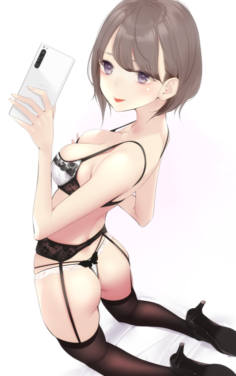 a-titty-ninja: 「自撮りお姉さん」 by 天三月 | Twitter๑ Permission to reprint was given by the artist ✔.
