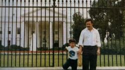 yungraregoddess:  sirdel:  Notorious drug lord Pablo Escobar and his son in front of the White House. 1980’s  His son is trynna get at my mom lmao