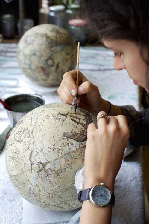 mymodernmet: Bellerby &amp; Co. Globemakers: One of the World’s Only Globe-Making Stu